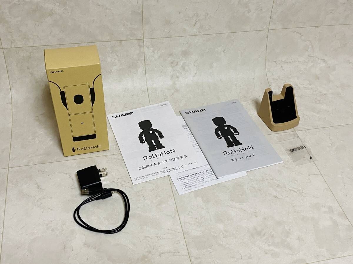 SHARP RoBoHoN]シャープ モバイル型ロボット電話 ロボホン SR-01M-W＋純