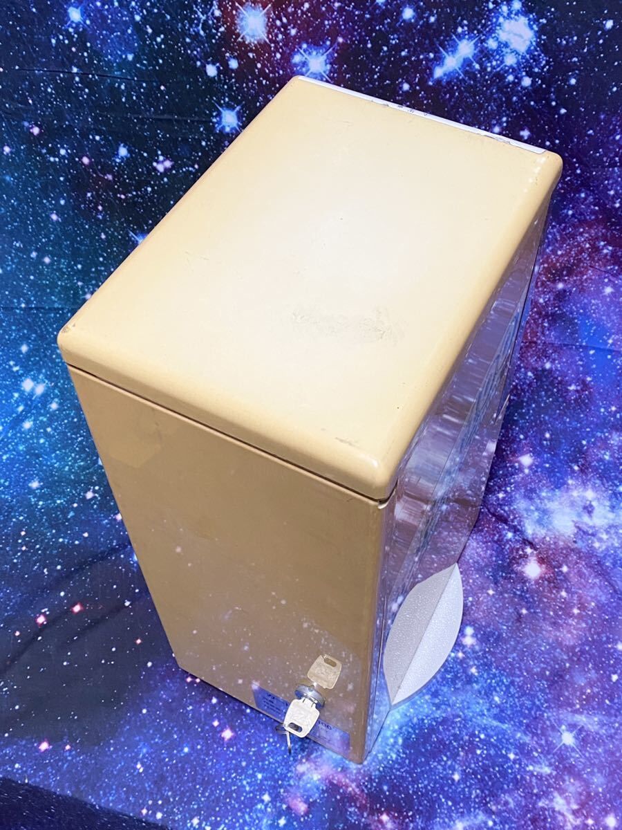 カードダス　自販機　とくたい 懐かしのカードダス自販機がミニサイズでカプセルトイに
