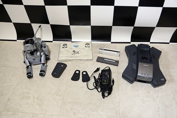 ソニーアイボ SONY AIBO ERS-111 グレイシルバー 美品!!リセル