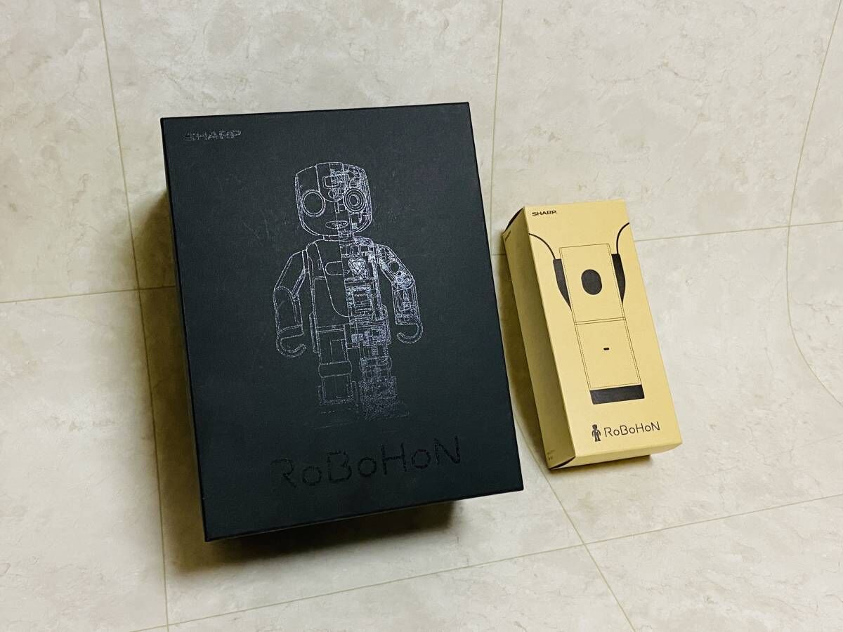 SHARP RoBoHoN]シャープ モバイル型ロボット電話 ロボホン SR-01M-W＋純