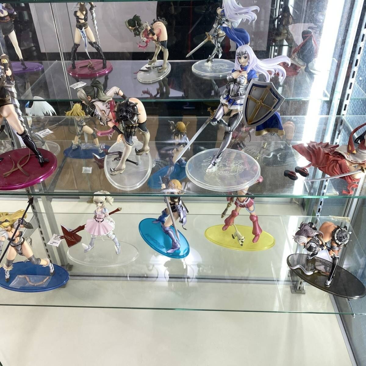 鏡張りガラスショーケース(W)幅180cm×(D)奥行45cm×(H)高さ152cm 鏡張りガラスショーケース(W)幅180cm×(D)奥行45cm×(H)高さ152cm