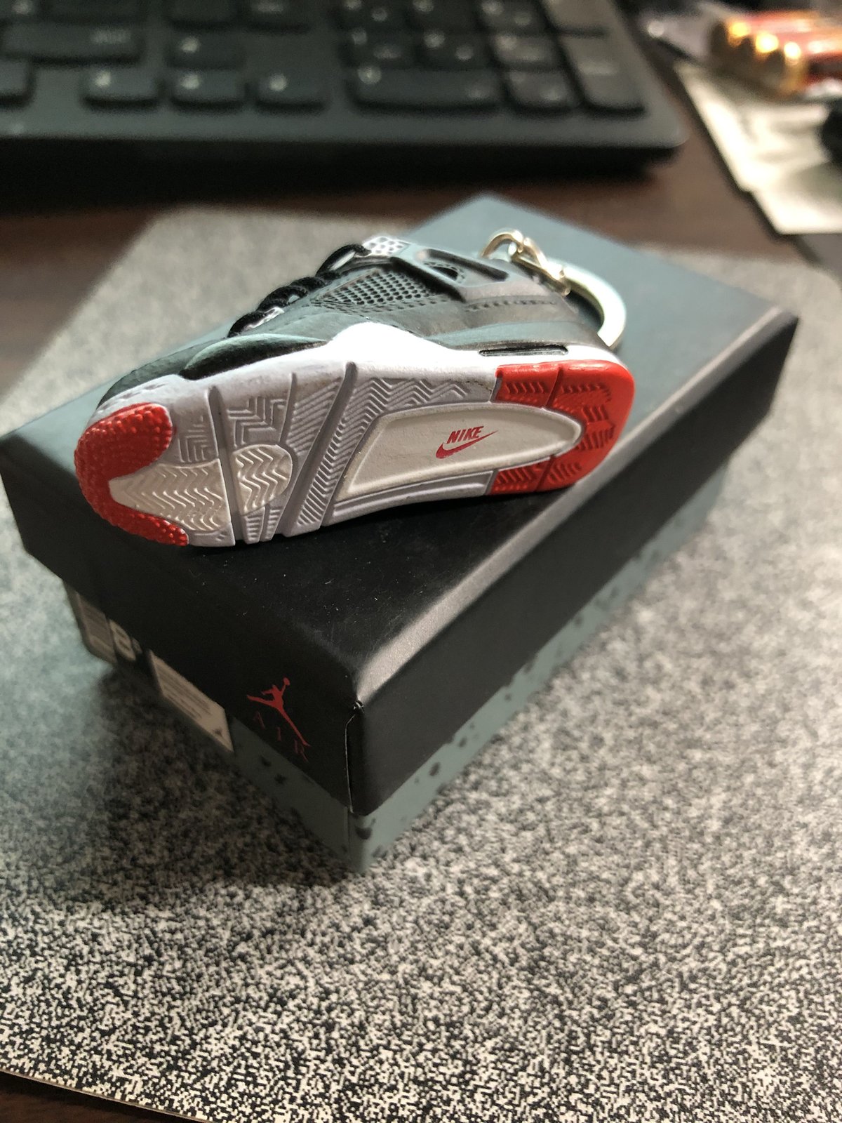ジョーダン4 キーホルダー 左足 箱付き | soldout_imports