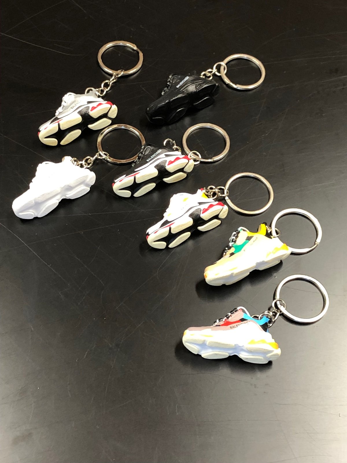 【新品未使用】BALENCIAGA バレンシアガ　キーチェーン　オフホワイト