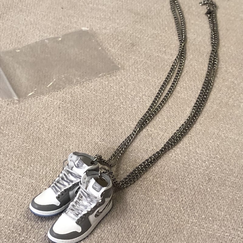 jordan 1 dior ミニスニーカー ネックレス 右左セット