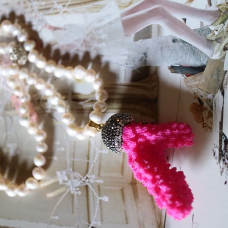 Pearl /pink coral long necklace