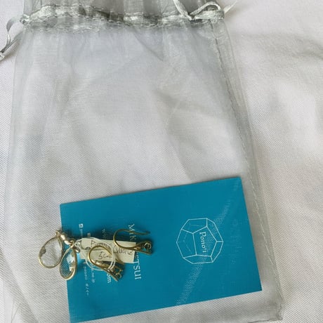 クリスタルクォーツピアス