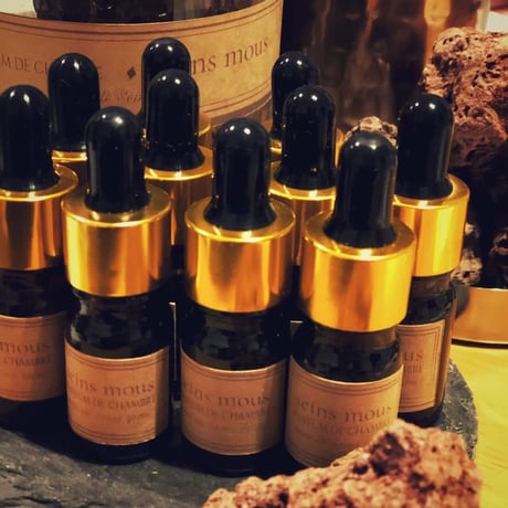 ルームディフューザー・パルファム・ドゥ・シャンブル 追加香料20ml 　香水ノム ドゥ セインムー[ Parfum de chambre - nom de seinsmous]