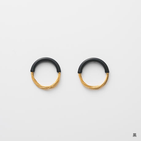 ピアス