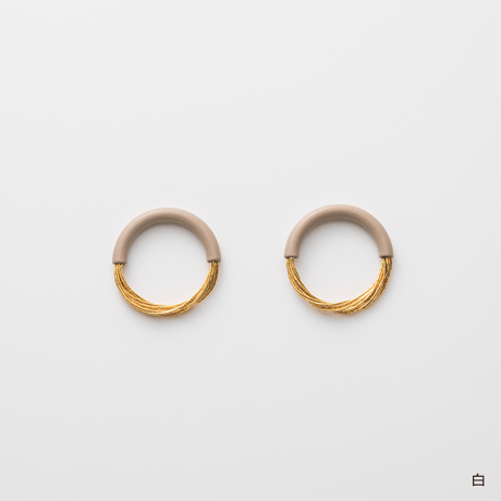 ピアス