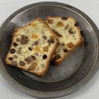 自慢の熟成キャトルカール(ドライイチジク、ラムレーズン、アプリコット、紅茶)