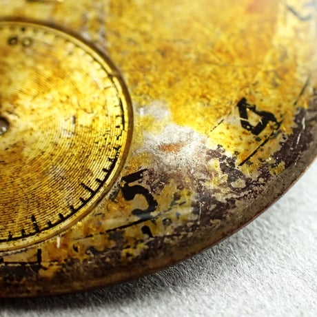 古時計の大きな文字盤ブローチ #014【直径39mm】