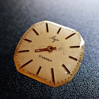 古時計の文字盤ピンバッジ #004 ［キャッチ付］