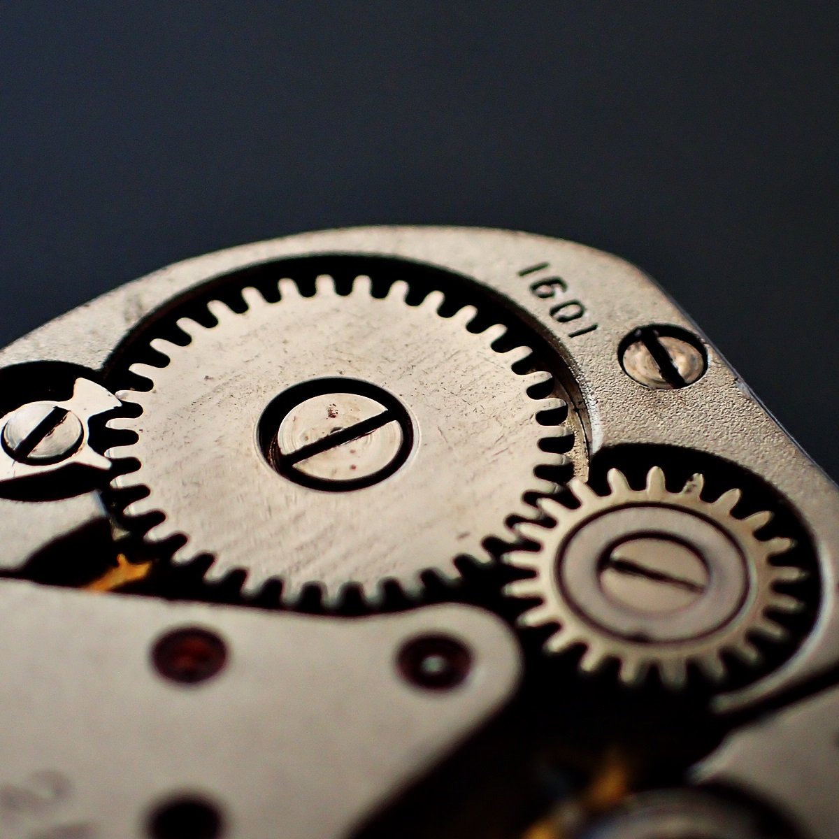 クアラントット 片耳ピアス Il tempo 時計 クアラントット片耳ピアスIl