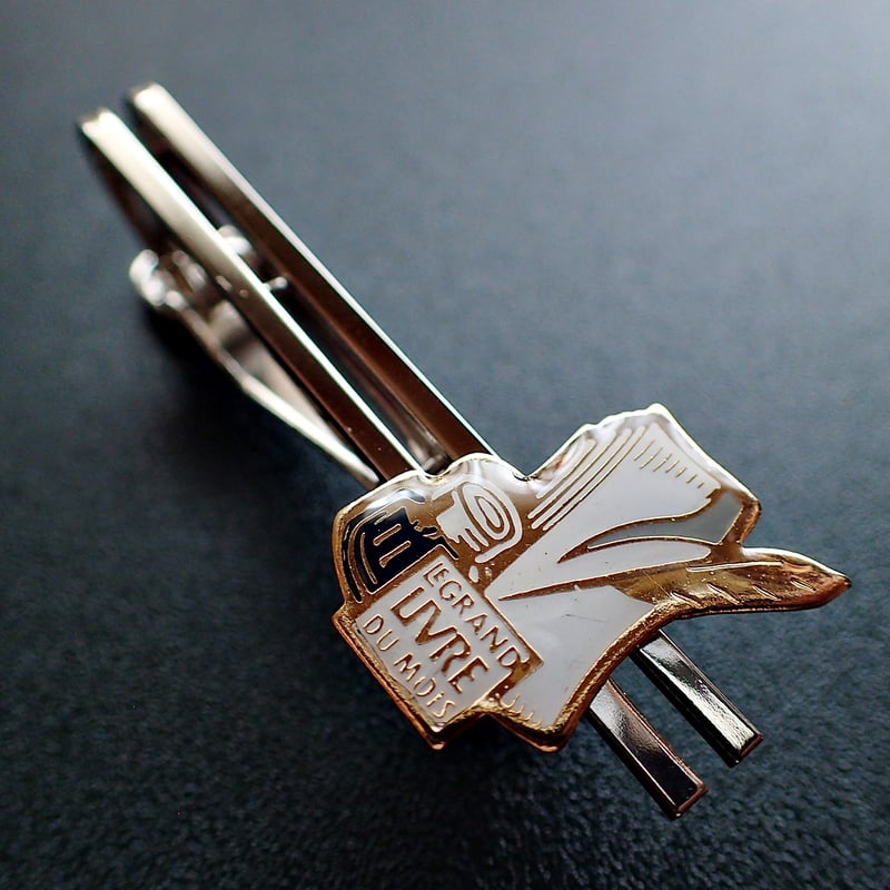 フランスというブランドのネクタイピンです。珍しい物です。 フランスというブランドのネクタイピンです。珍しい物です。