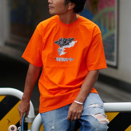 gold school raven t shirt