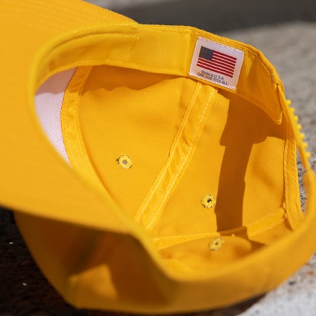 gold school coffee mag yellow cap