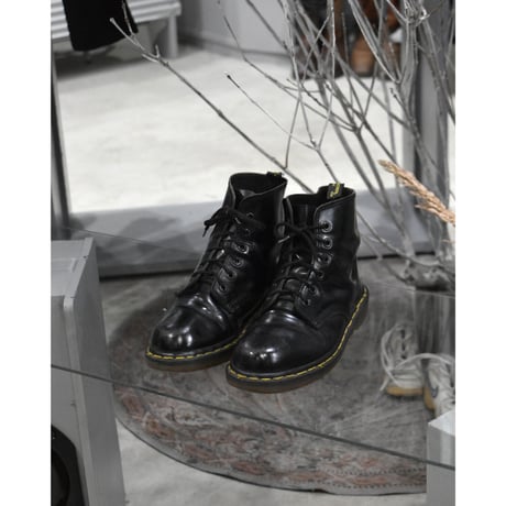 Dr.Martens Made in England 6 Hole Boots