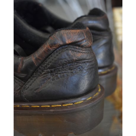 Dr. Martens Classic Low Leather Shoes