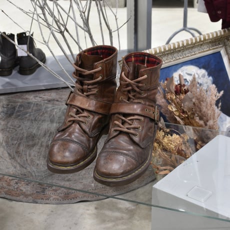 Dr.Martens Strap Detail 8-Hole Leather Boots
