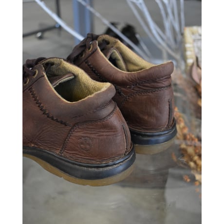 Dr. Martens Aged Leather Low Shoes