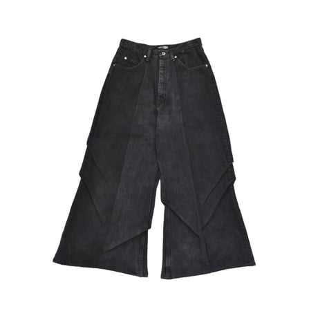 "Remake by VERS" Asymmetric Tuck Denim Trousers