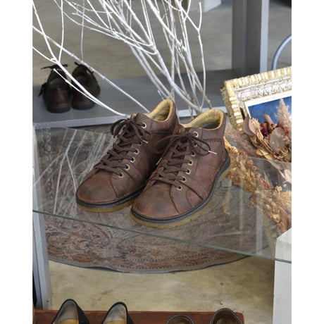 Dr. Martens Aged Leather Low Shoes