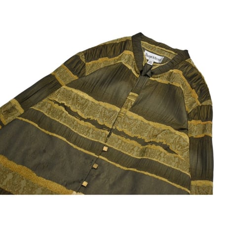 Embroidery Patterned Smooth Jacket