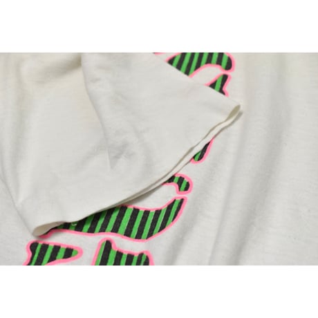90s GUESS Vintage Graphic T-Shirt