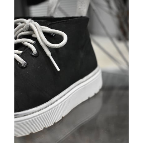 Dr.Martens Baynes Kaya Chukka Boots Sneakers