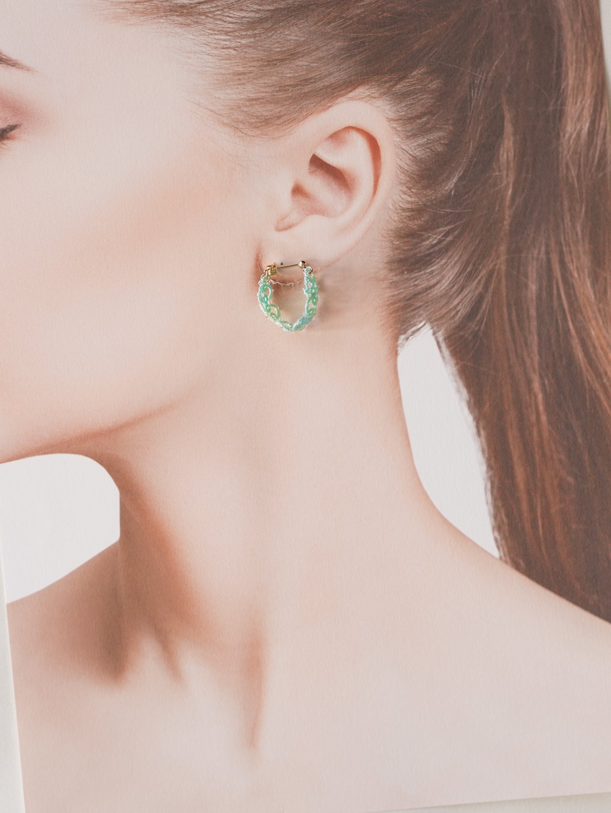 グラデーション 手染め ビーズ グリーン 緑 大ぶり ゆらゆら ピアス