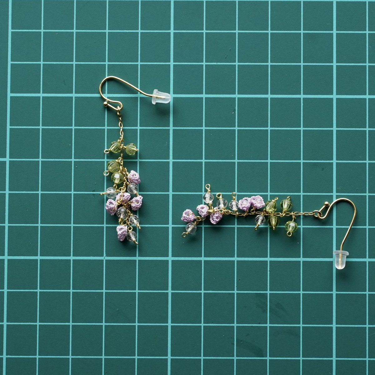 タンザナイト ペリドット 藤の花 カラー ロング シャンデリア ピアス ペリドット.グリーンアメジストの藤の花 ピアス/イヤリング | filo