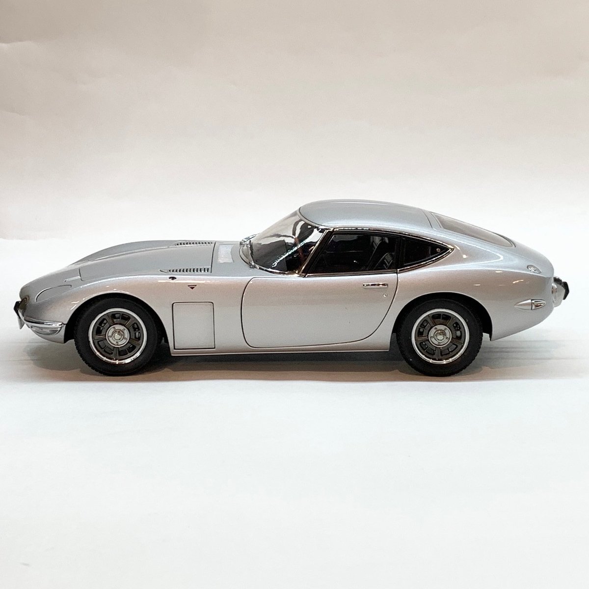 マレーシア限定トミカプレミアム　トヨタ2000GT　ダイキャストエキスポ