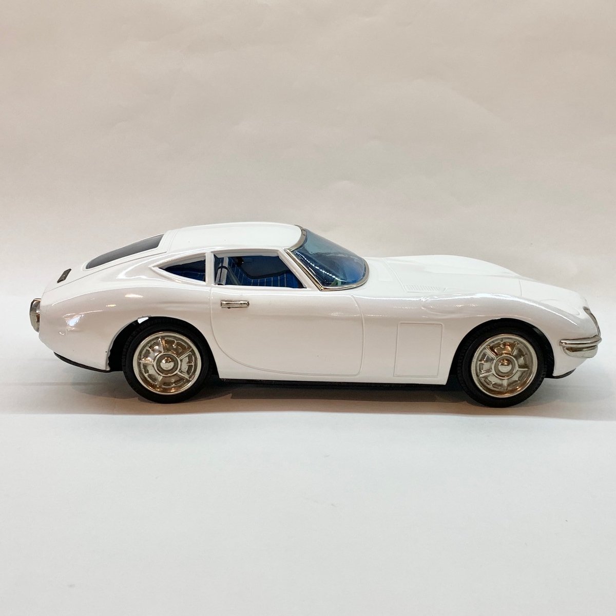 ブリキ　TOYOTA 2000GT　MadeinJapan