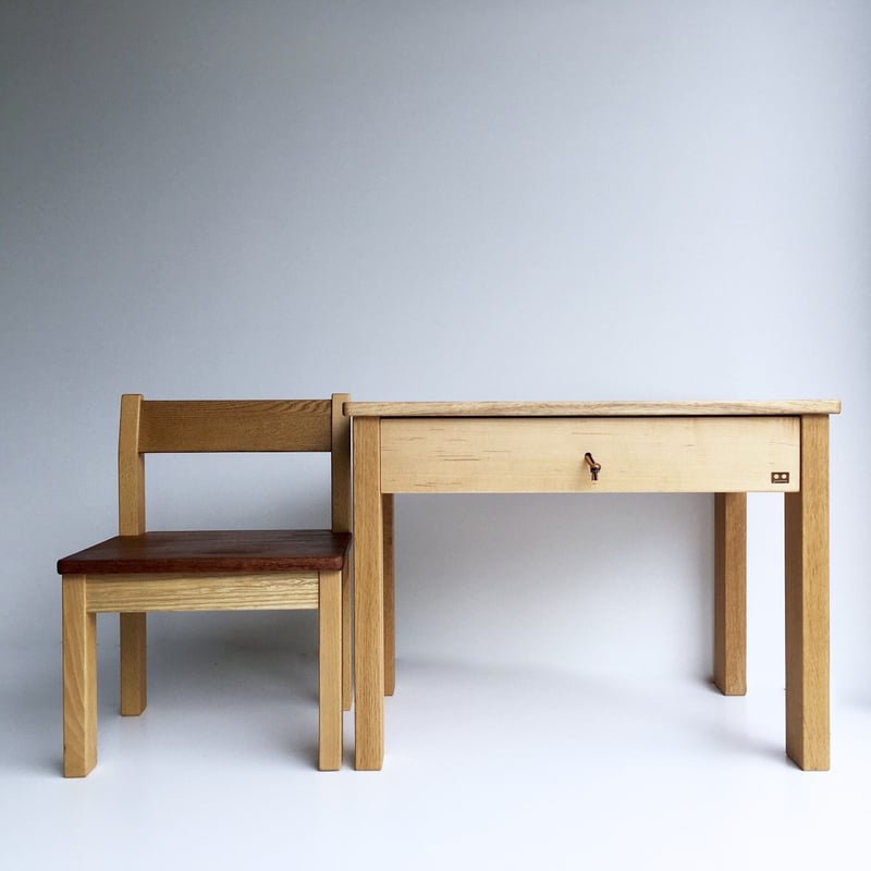ハンドメイド キッズチェア&キッズデスク（チーク色×ホワイト