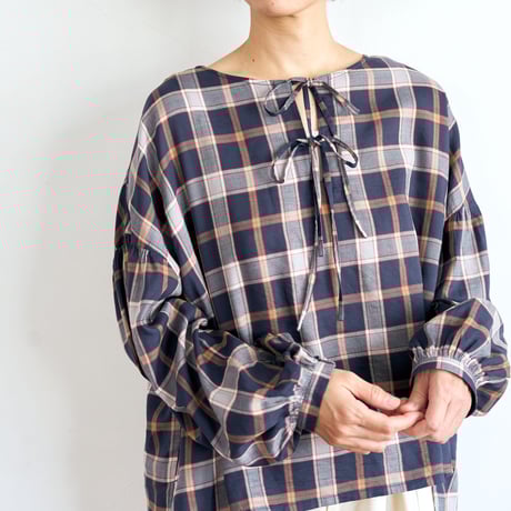 front ribbon tartan blouse