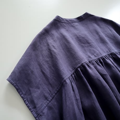 random tuck french blouse (linen / iron blue)