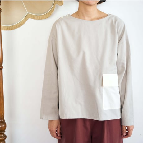 shoulder button pocket pull-over (milk)
