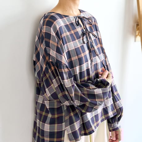 front ribbon tartan blouse