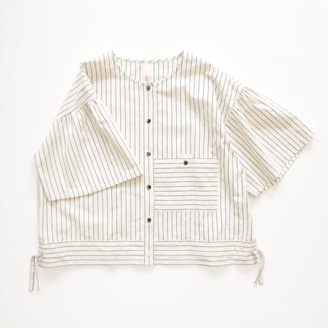 no-collar gather sleeve blouse (natural pinstripe)
