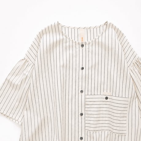 no-collar gather sleeve blouse (natural pinstripe)