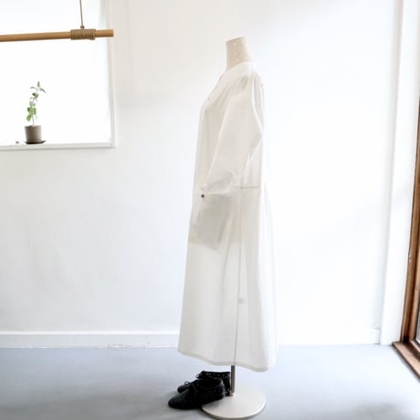 pleats pocket no-collar dress (organic cotton)