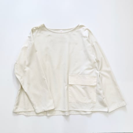 shoulder button pocket pull-over (milk)