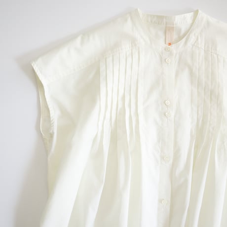 random tuck french blouse (ecru)