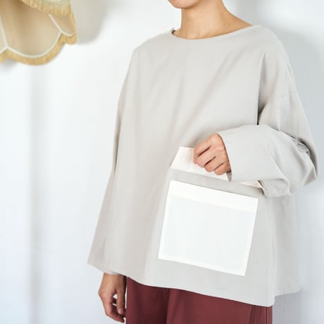 shoulder button pocket pull-over (milk)