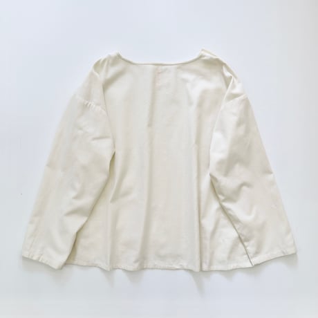 shoulder button pocket pull-over (milk)