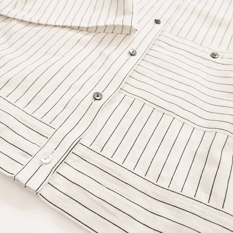 no-collar gather sleeve blouse (natural pinstripe)