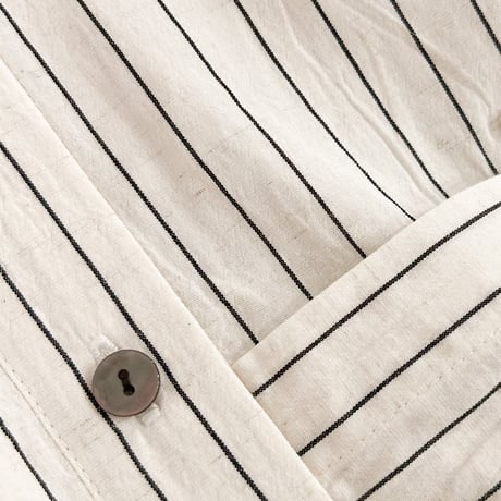 no-collar gather sleeve blouse (natural pinstripe)