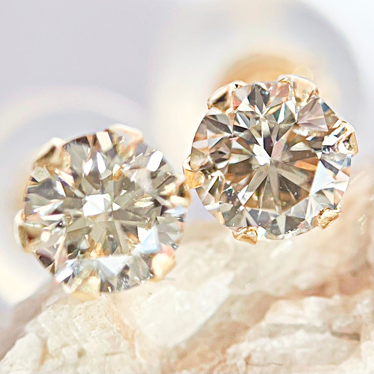 計0.30ct K18 天然ダイヤモンド 6本爪 スタッドピアス 計0.30ct K18 天然ダイヤモンド 6本爪 スタッドピアス
