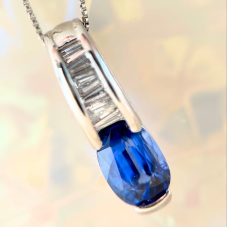 1.07ct 良質天然ブルーサファイア　ダイヤ　PT900 ネックレス　中央宝石