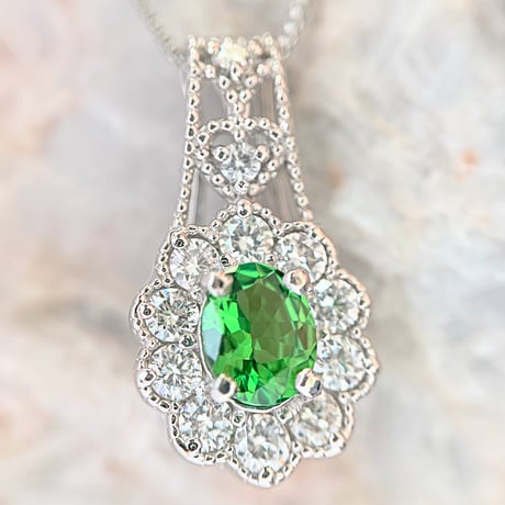 0.29ct 高品質グリーンガーネット　ダイヤモンドPTネックレス（中央宝石ソ付